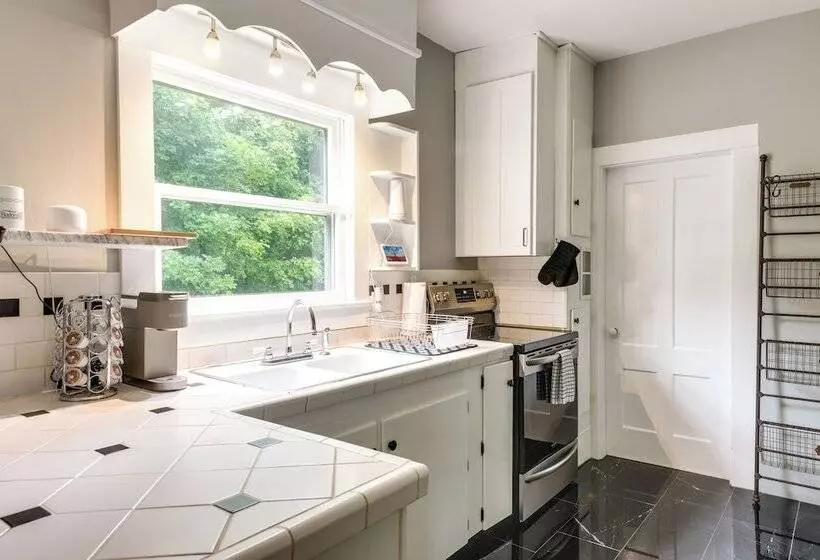 Chester Home ~ 12 Mi To Magic Mountain Ski Area