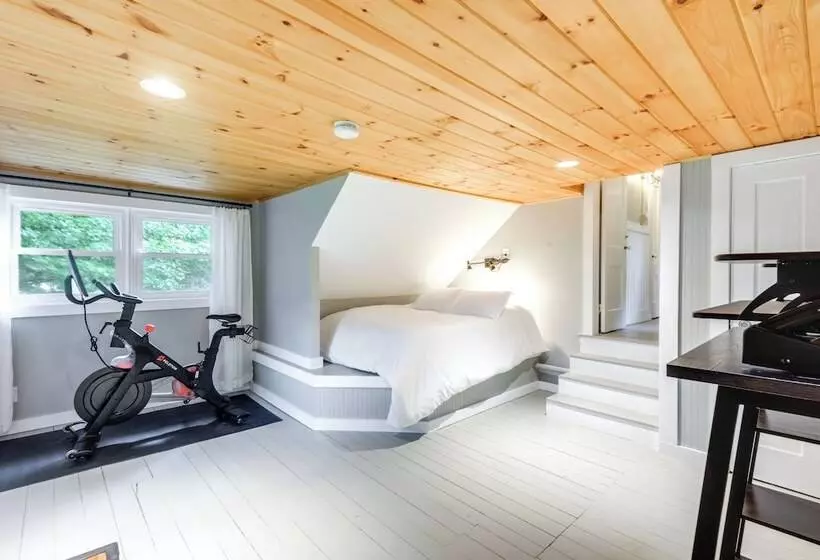 Chester Home ~ 12 Mi To Magic Mountain Ski Area