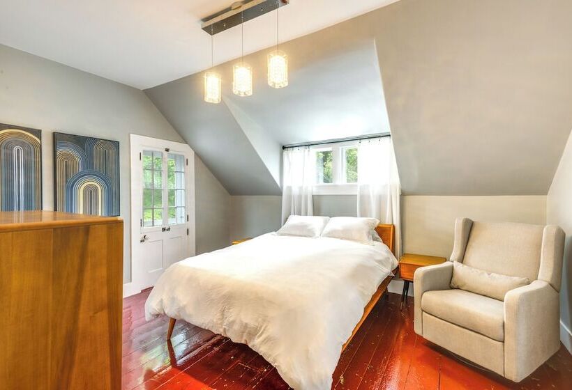 Chester Home ~ 12 Mi To Magic Mountain Ski Area