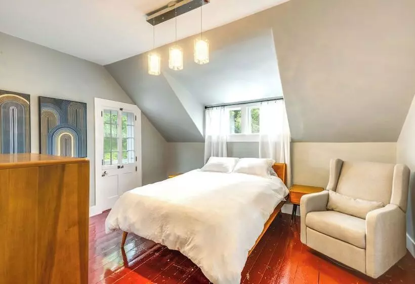 Chester Home ~ 12 Mi To Magic Mountain Ski Area