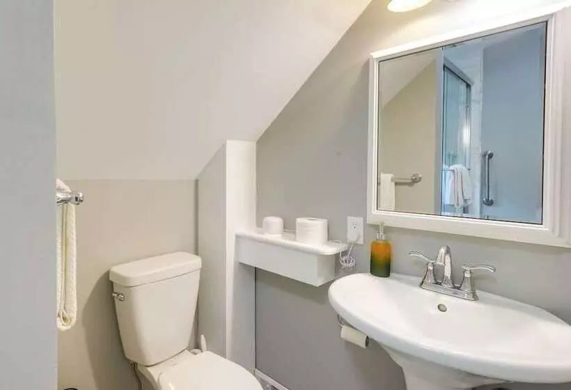 Chester Home ~ 12 Mi To Magic Mountain Ski Area