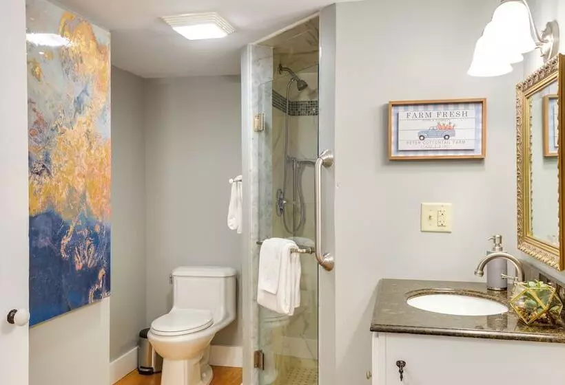 Chester Home ~ 12 Mi To Magic Mountain Ski Area