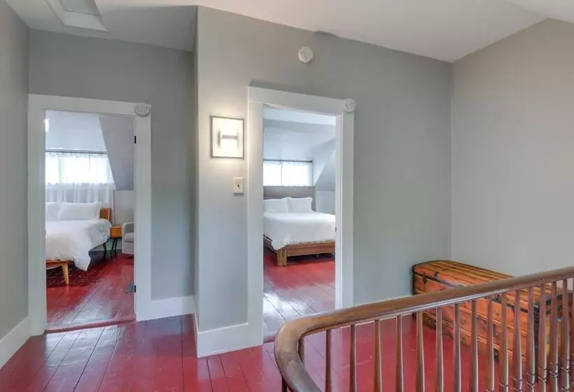 Chester Home ~ 12 Mi To Magic Mountain Ski Area