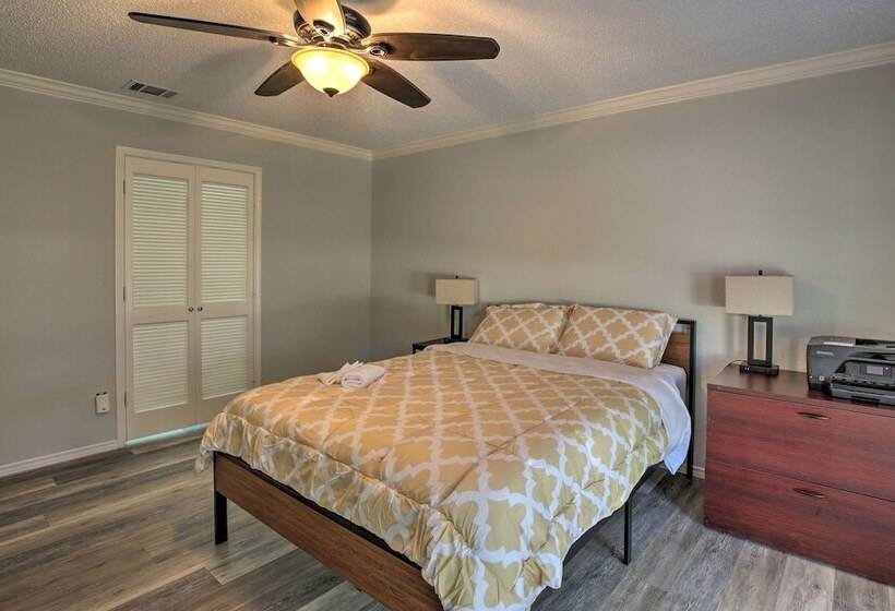 Convenient Allen Retreat, 2 Mi To Downtown!
