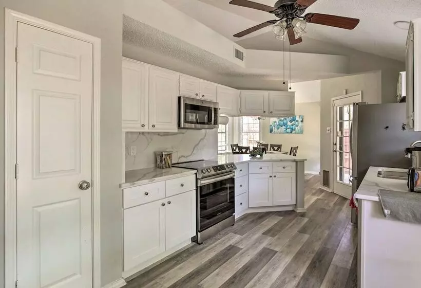 Convenient Allen Retreat, 2 Mi To Downtown!