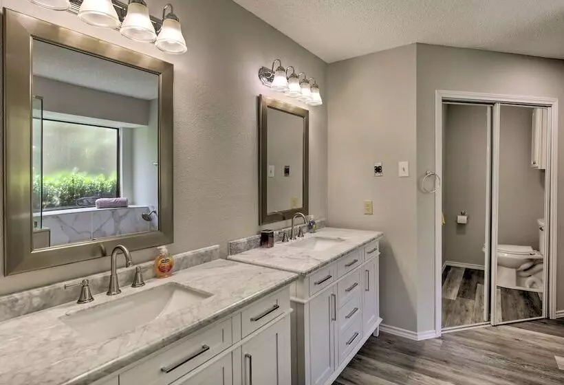 Convenient Allen Retreat, 2 Mi To Downtown!