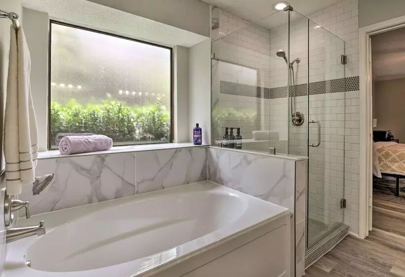 Convenient Allen Retreat, 2 Mi To Downtown!