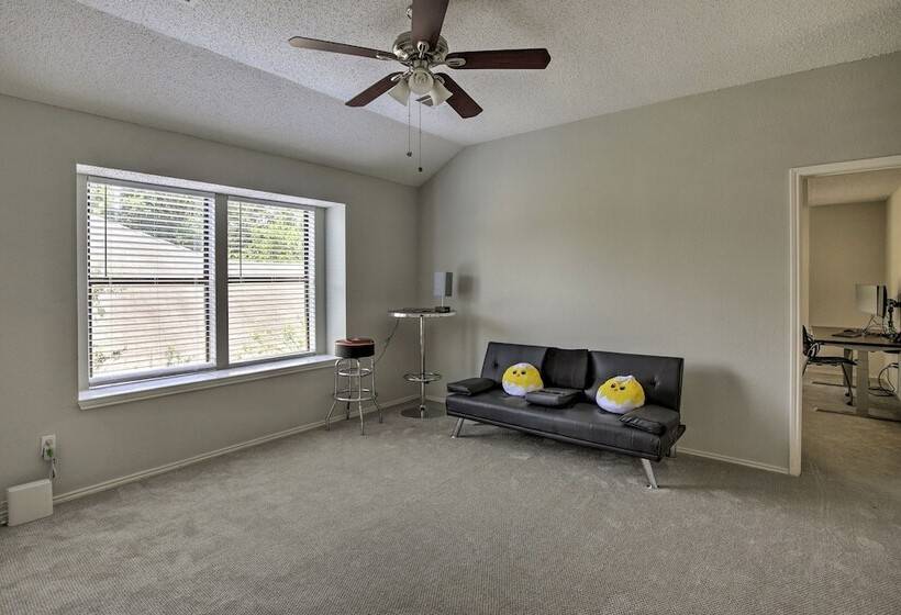 Convenient Allen Retreat, 2 Mi To Downtown!