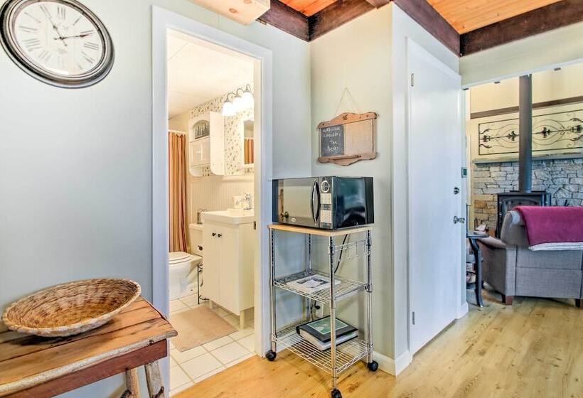 Conway Area Chalet W/ Mountain Views & Fire Pit!