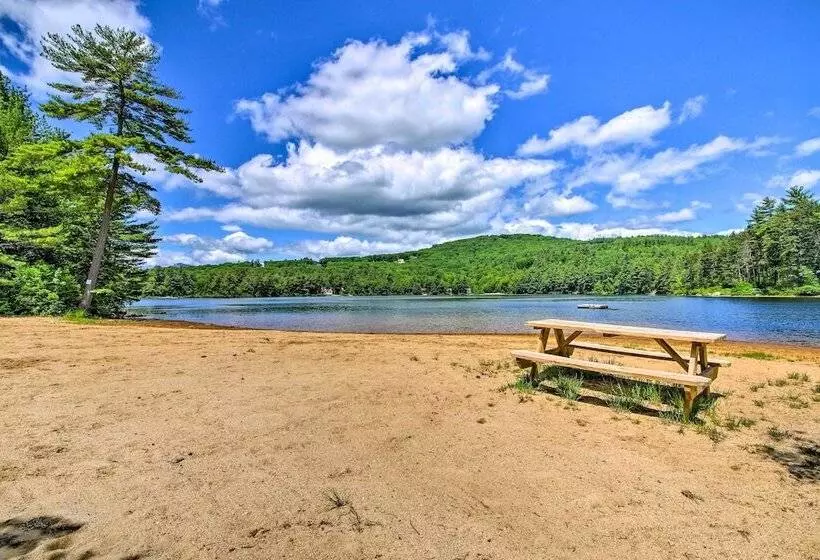 Conway Area Chalet W/ Mountain Views & Fire Pit!