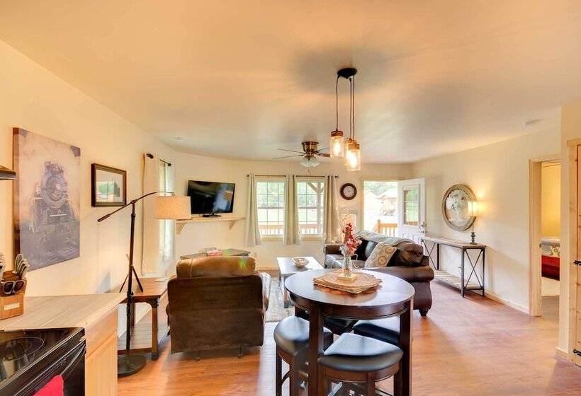 Cozy Bryson City Cabin 5 Miles To Downtown!