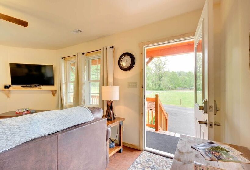 Cozy Bryson City Cabin 5 Miles To Downtown!