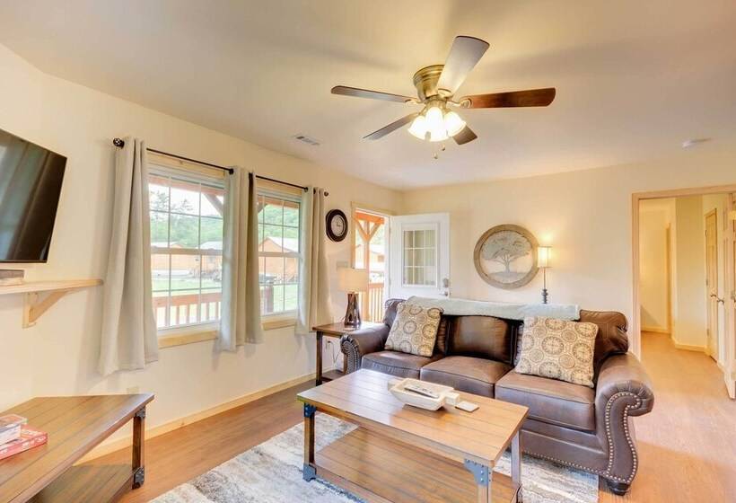 Cozy Bryson City Cabin 5 Miles To Downtown!