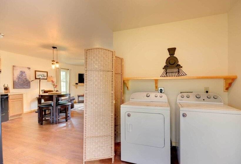 Cozy Bryson City Cabin 5 Miles To Downtown!