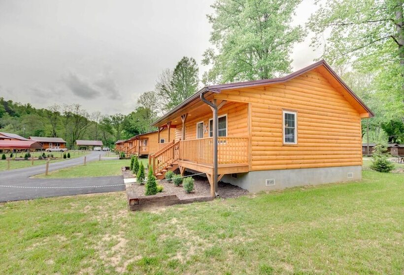 Cozy Bryson City Cabin 5 Miles To Downtown!