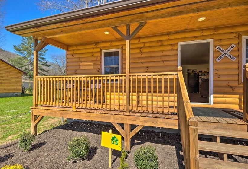 Cozy Bryson City Cabin 5 Miles To Downtown!