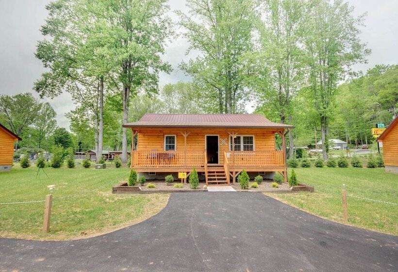 Cozy Bryson City Cabin 5 Miles To Downtown!