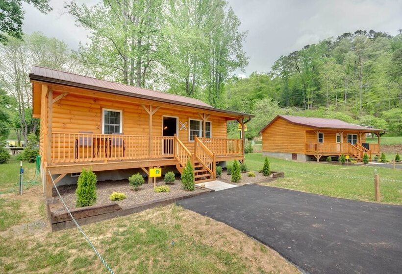 Cozy Bryson City Cabin 5 Miles To Downtown!