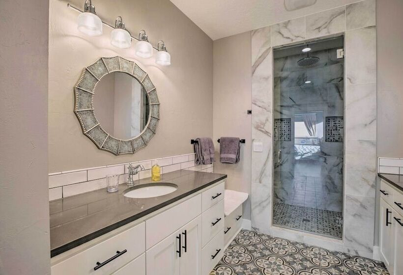 Cozy Depoe Bay Home < 1 Mi To Pirate Cove!