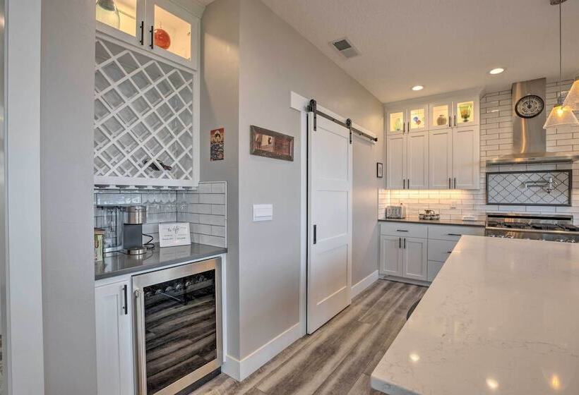 Cozy Depoe Bay Home < 1 Mi To Pirate Cove!