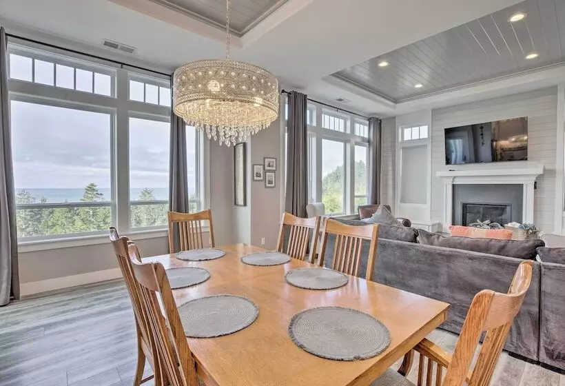 Cozy Depoe Bay Home < 1 Mi To Pirate Cove!