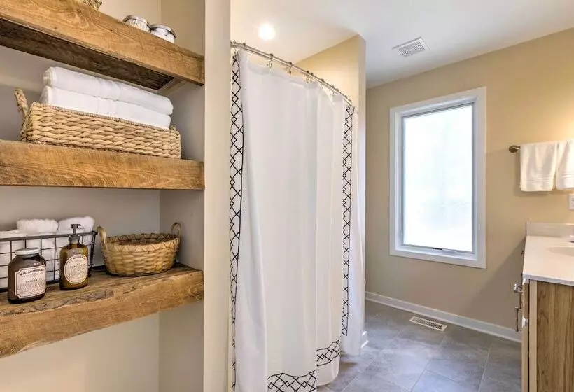 Designer Home W/ Fire Pit ~ 70 Steps To Slopes!