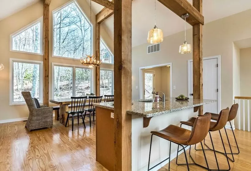 Designer Home W/ Fire Pit ~ 70 Steps To Slopes!