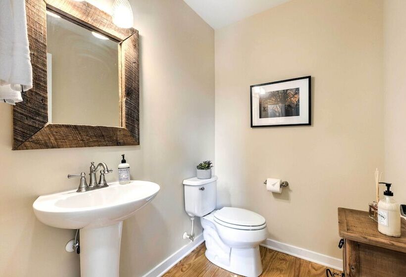 Designer Home W/ Fire Pit ~ 70 Steps To Slopes!