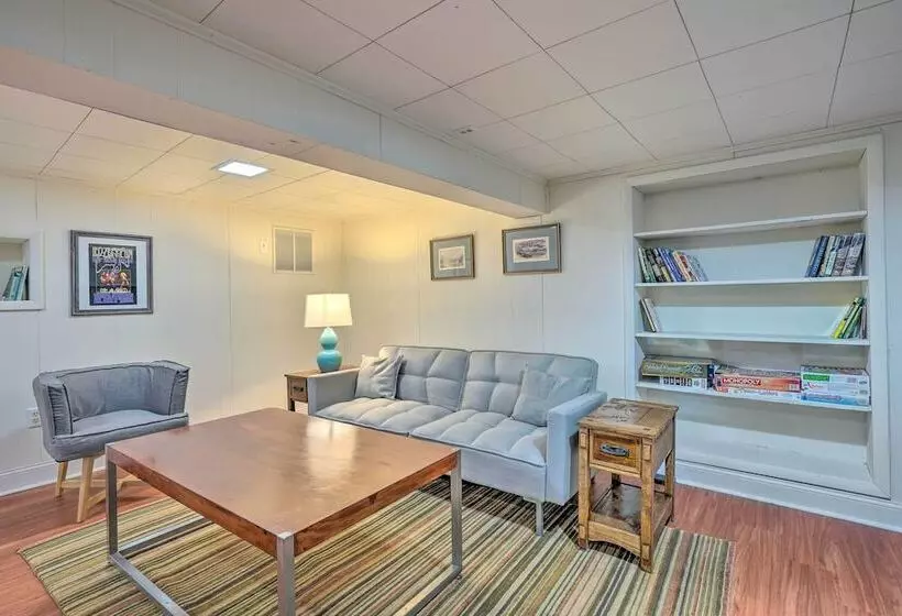 Elegant Charles Town Home: Grill, Walk Dtwn!