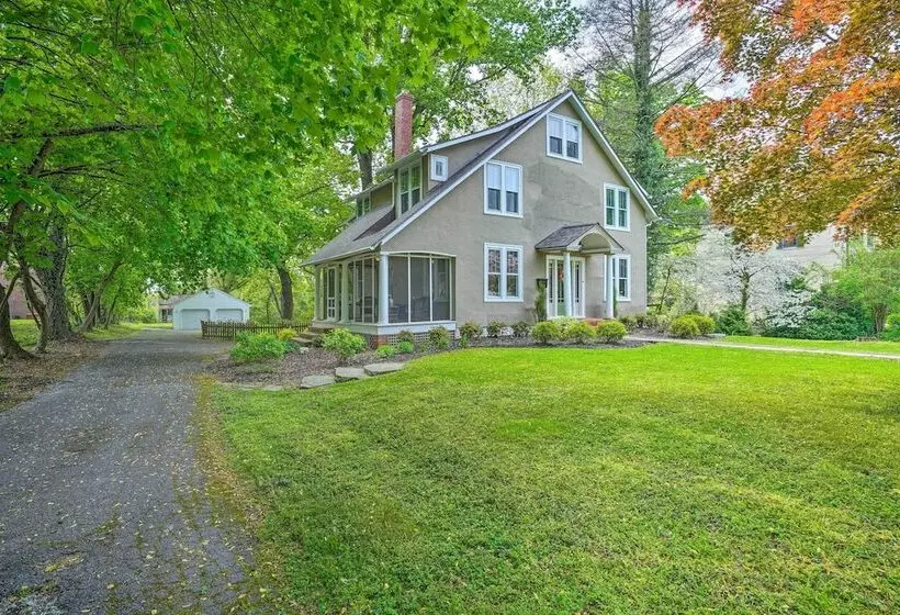 Elegant Charles Town Home: Grill, Walk Dtwn!