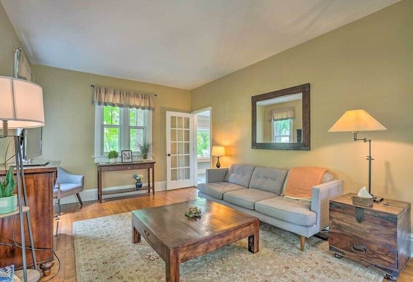 Elegant Charles Town Home: Grill, Walk Dtwn!