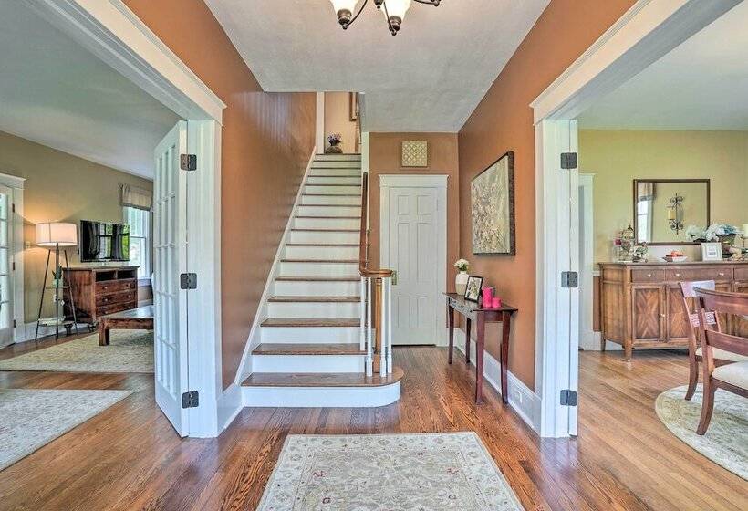 Elegant Charles Town Home: Grill, Walk Dtwn!