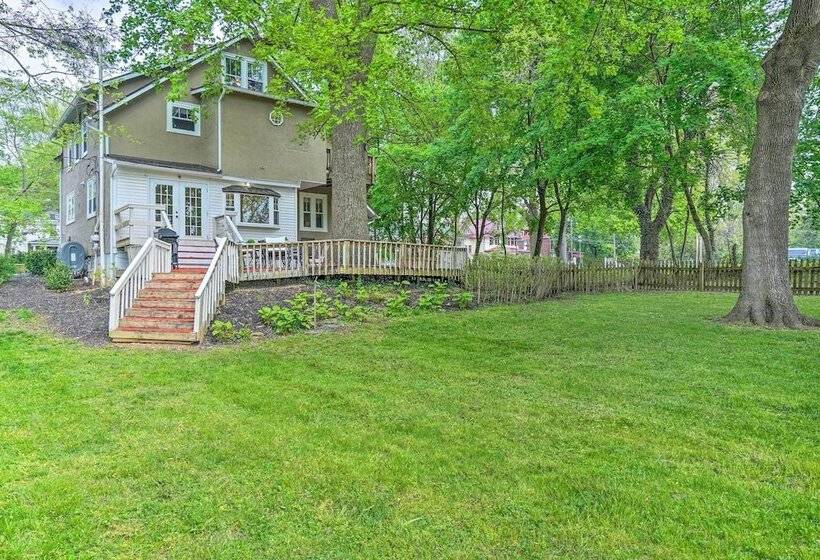 Elegant Charles Town Home: Grill, Walk Dtwn!