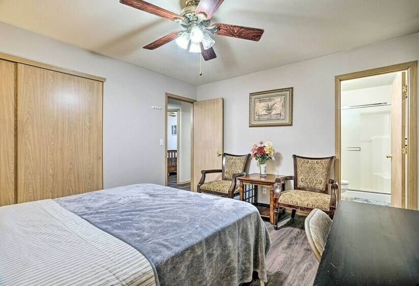 Familyfriendly Everett Home Near Puget Sound