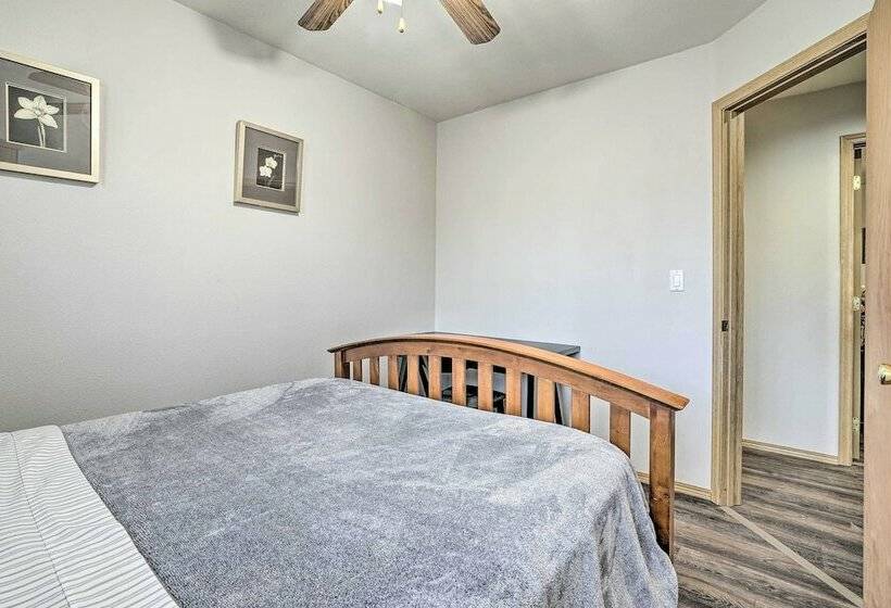 Familyfriendly Everett Home Near Puget Sound