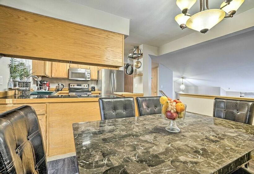 Familyfriendly Everett Home Near Puget Sound