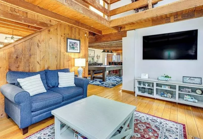 Hot Tub, Game Room: Greentown Home Near State Park