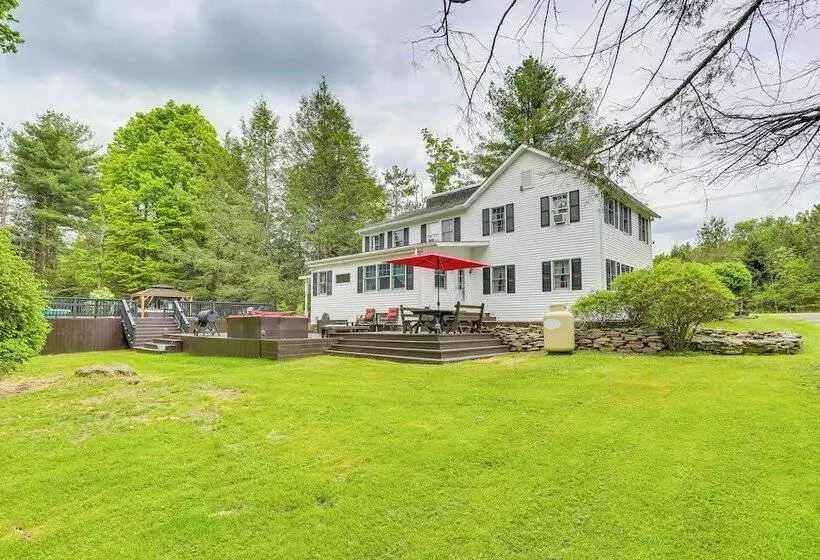 Hot Tub, Game Room: Greentown Home Near State Park