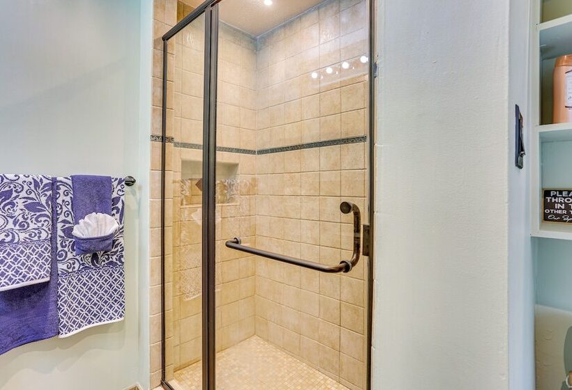 Hot Tub, Game Room: Greentown Home Near State Park