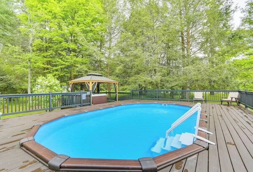 Hot Tub, Game Room: Greentown Home Near State Park