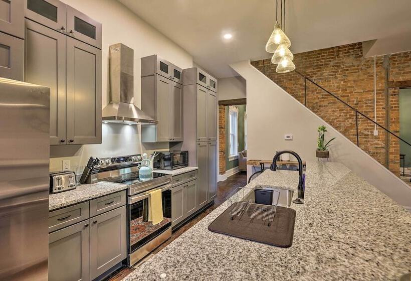 Near Downtown Dayton: Historic South Park Home