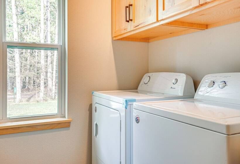 Wisconsin Cabin Hideaway: 3 Mi To Lakes