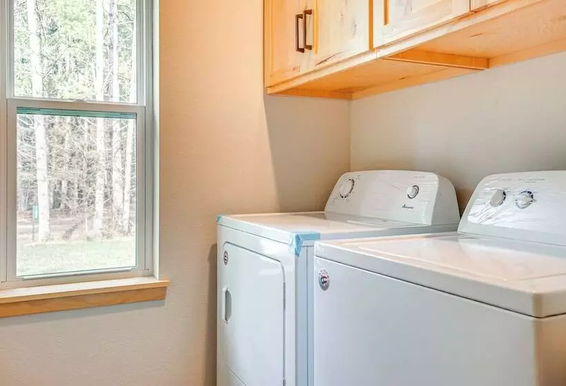 Wisconsin Cabin Hideaway: 3 Mi To Lakes