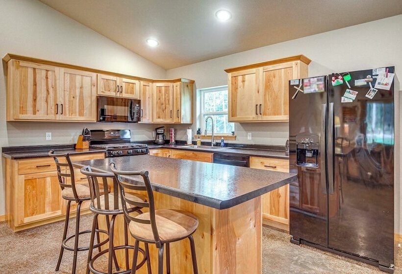 Wisconsin Cabin Hideaway: 3 Mi To Lakes