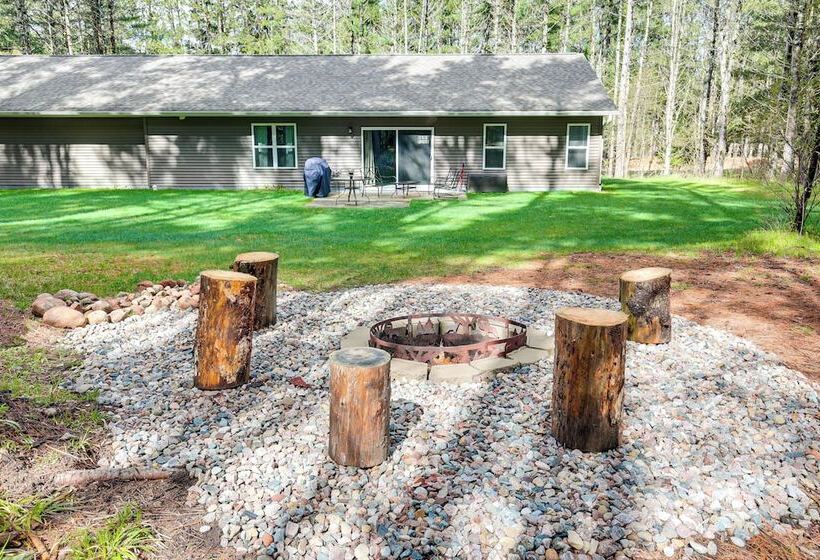 Wisconsin Cabin Hideaway: 3 Mi To Lakes