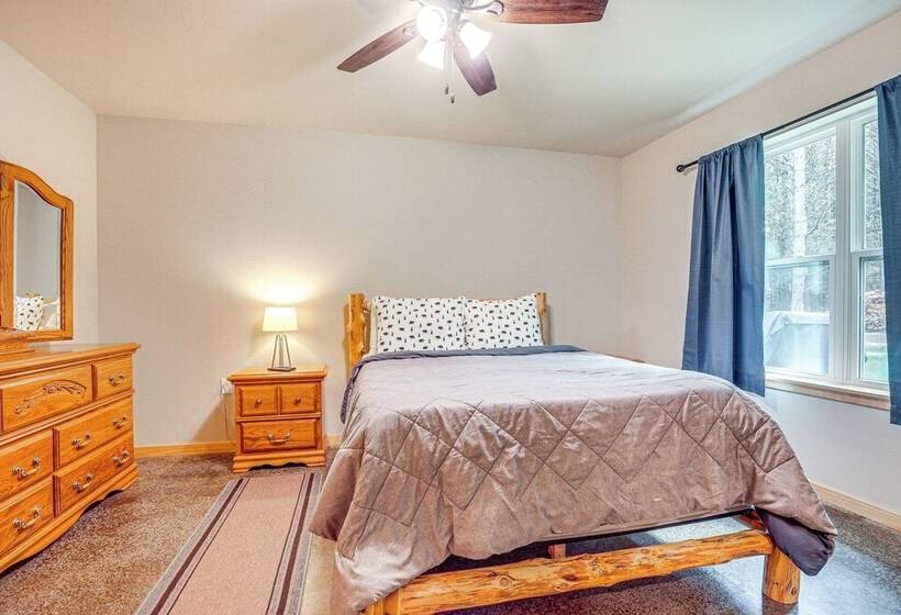 Wisconsin Cabin Hideaway: 3 Mi To Lakes