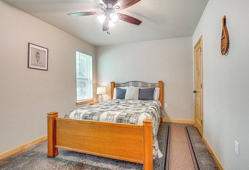 Wisconsin Cabin Hideaway: 3 Mi To Lakes