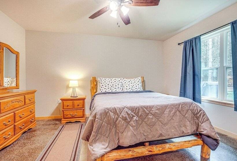 Wisconsin Cabin Hideaway: 3 Mi To Lakes