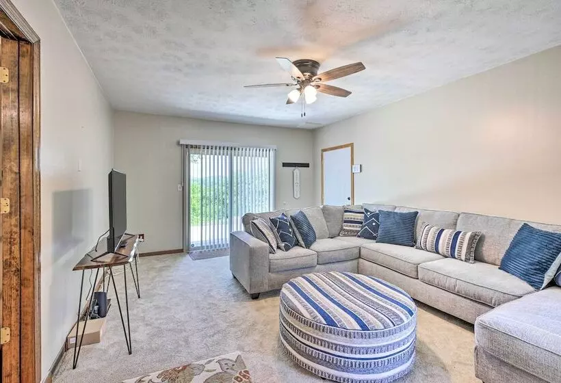 Idyllic Bronston Retreat W/ Fire Pit + View!