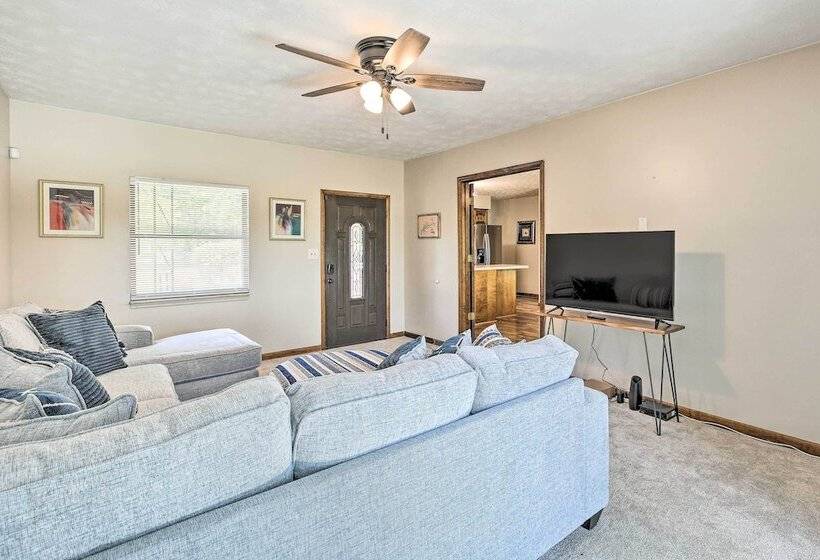 Idyllic Bronston Retreat W/ Fire Pit + View!